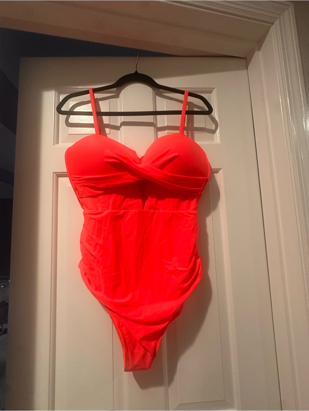 Sculpting Twist Front One-Piece Swimsuit (w/ Molded Cups), LargeWatermelon Red